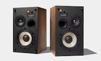 Advanced Vintage-Style Speakers Image 4