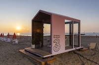 5G Beach Workspaces Image 2