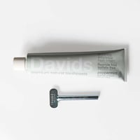 Eco-Conscious Natural Toothpaste Image 2