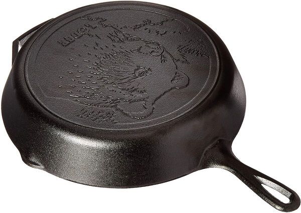 Animalistic Cast-Iron Skillets : Lodge Wildlife Series