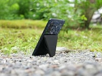 Grip-Friendly Smartphone Stands Image 7