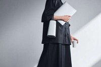 Handle-Equipped Power Banks Image 4