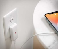 Space-Saving Mobile Chargers Image 4