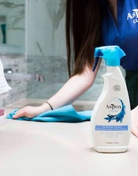 Natural Bathroom Cleaning Duos Image 3