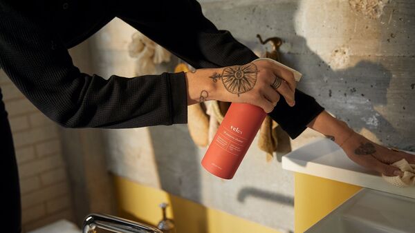 10 Essential Oil-Infused Cleaners