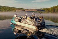 Customizable Pontoon Boats Image 2
