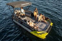 Customizable Pontoon Boats Image 3