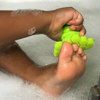 Gentle Silicone Body Scrubbers Image 8
