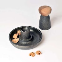 Hand-Operated Rustic Nutcrackers Image 3