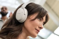 Lightweight Optimized ANC Earphones Image 2