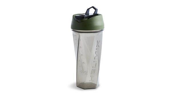 Best Shaker Bottles: Shakesphere vs Blender Bottle vs Helimix