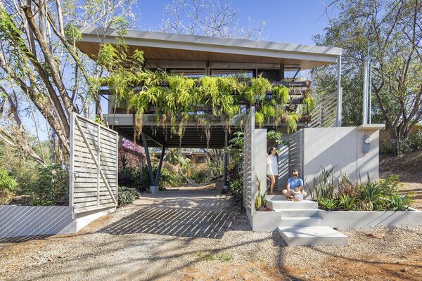 Off-Grid Self-Sufficient Homes