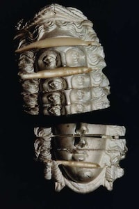 Modern Still-Life Art Exhibits Image 1