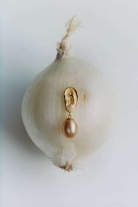 Modern Still-Life Art Exhibits Image 2