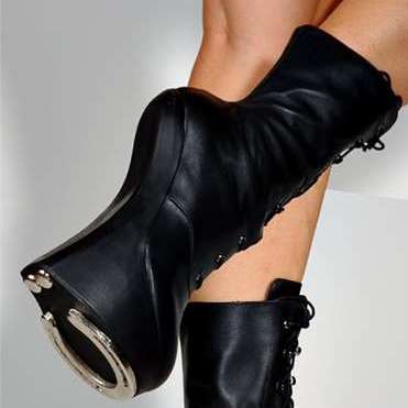 16 Equestrian Fashions