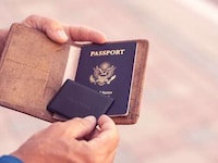 Card-Shaped 4G-Enabled Trackers Image 3
