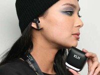 Environmental Noise Cancellation Earbuds Image 1