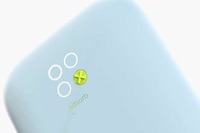 Suctioning Smartphone Batteries Image 6