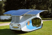 Pop-Up Solar-Powered Campers Image 6