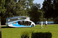 Pop-Up Solar-Powered Campers Image 8