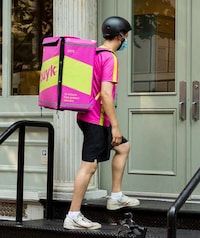 Ultra-Fast Grocery Delivery Platforms Image 2