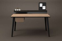 Invitingly Organized Minimalist Desks Image 2