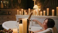 Luxurious Champagne Baths Image 6