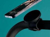 Magnetic Workout Smartphone Mounts Image 4