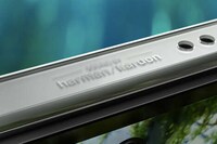 Flagship 8K-Ready Smartphones Image 3