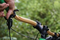 Bamboo-Made Bicycle Handlebars Image 3