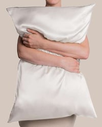 Silk Anti-Acne Pillowcases Image 2