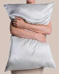 Silk Anti-Acne Pillowcases Image 5