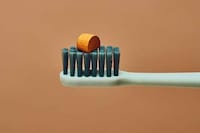 Plastic-Free Oral Care Sets Image 2
