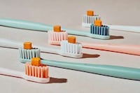 Plastic-Free Oral Care Sets Image 6