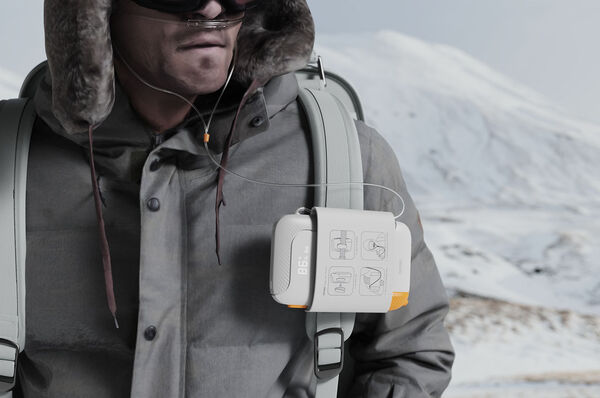 Ultra-Compact Mountaineer Oxygen Machines Image 2
