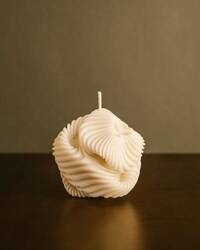 Intricate Sculptural Candles Image 7