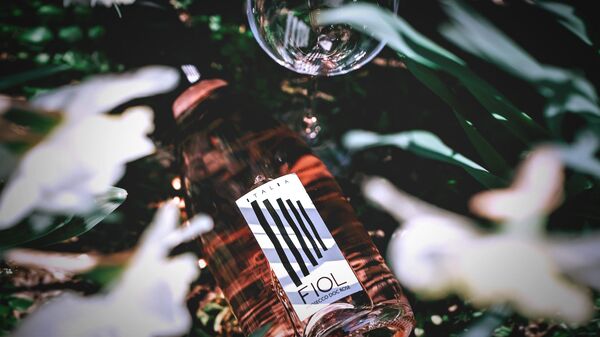 Sophisticated Everyday Proseccos
