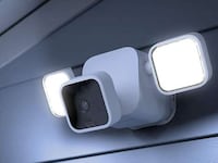 HD Security Camera Floodlights Image 3