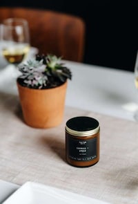Earthly Soy Candles Image 1
