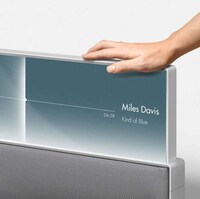 Height-Adjustable Display TVs Image 4