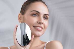 Handheld Light Therapy Devices