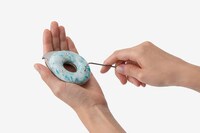 Recycling-Supporting Plastic Cutters Image 6