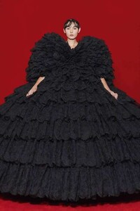 Hollywood-Themed Spring High Fashion