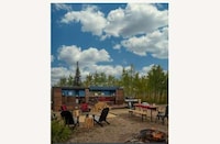 Beer-Branded Outdoor Workspaces Image 3