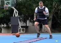 Water-Filled Workout Vests Image 1
