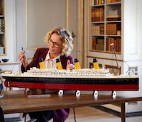 Scale-Model Ship Sets Image 2