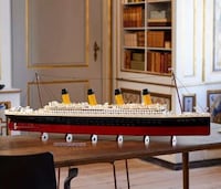 Scale-Model Ship Sets Image 6