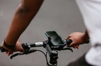 Cyclist Handlebar Smartphone Holders Image 1