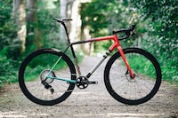 Ultra-Light Gravel Bikes Image 2