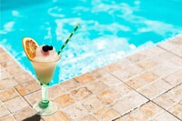 CBD-Infused Cocktail Mixers Image 6